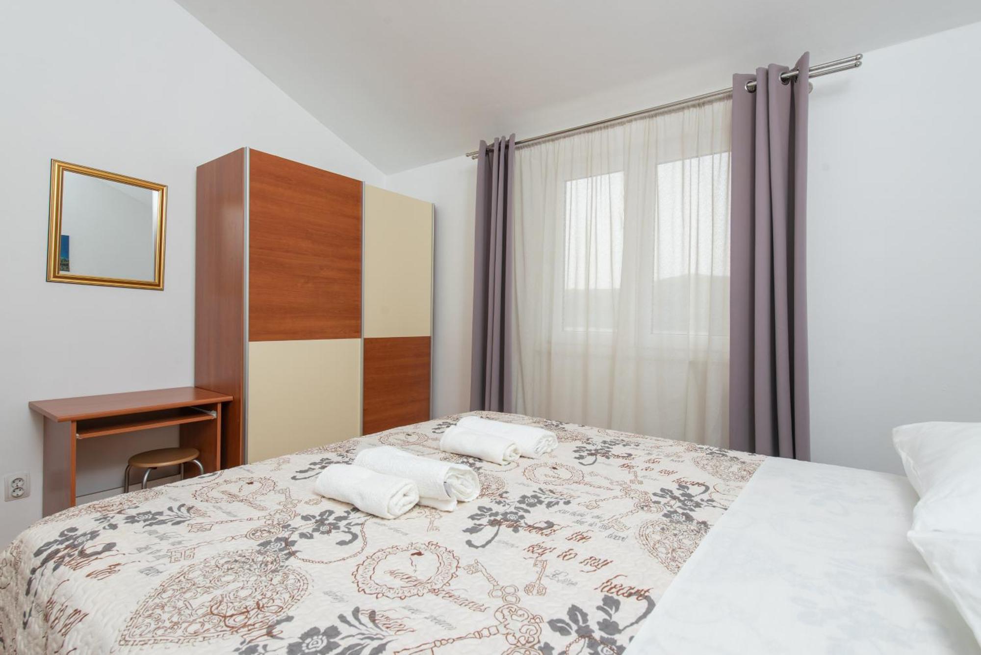 Apartments Iva มารีนา ภายนอก รูปภาพ
