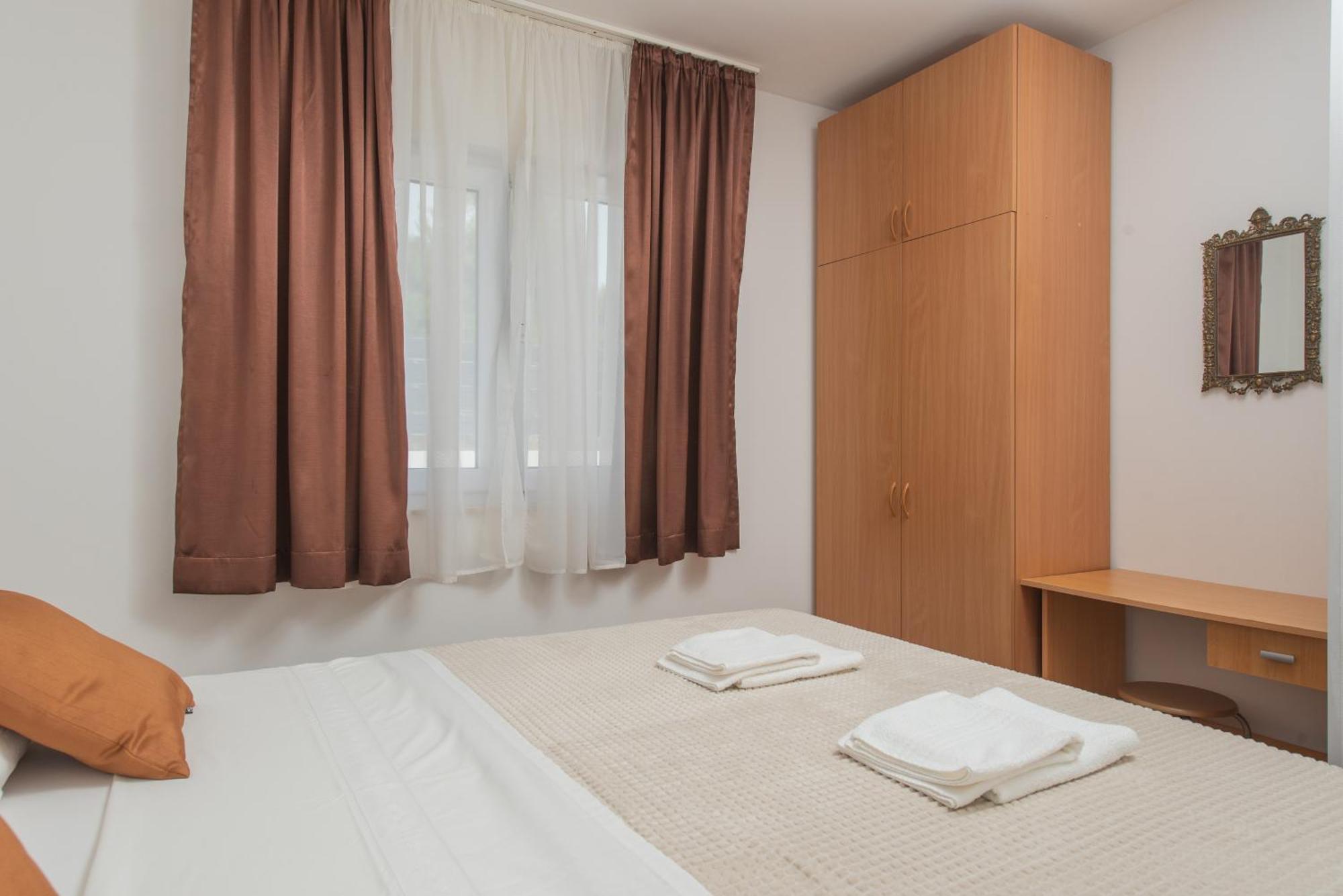 Apartments Iva มารีนา ภายนอก รูปภาพ