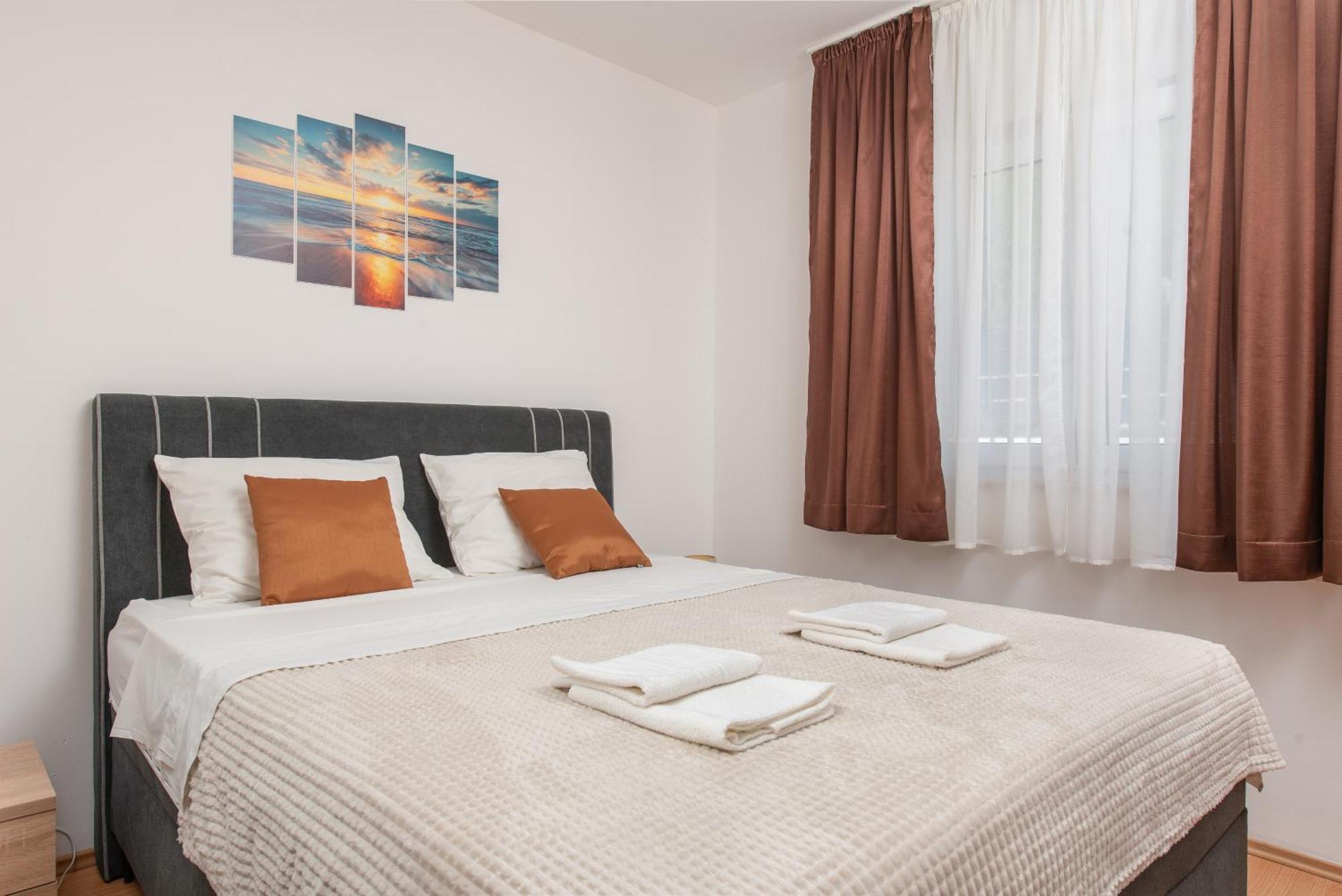 Apartments Iva มารีนา ภายนอก รูปภาพ